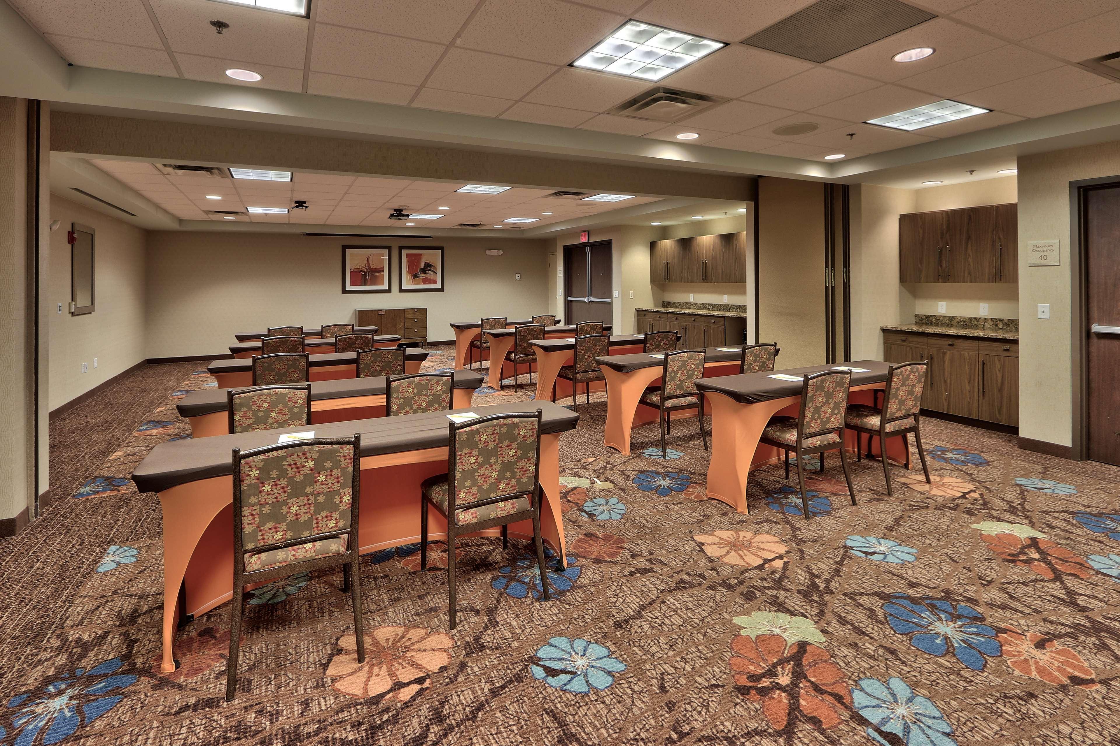 Hilton Garden Inn Albuquerque Airport Bagian luar foto