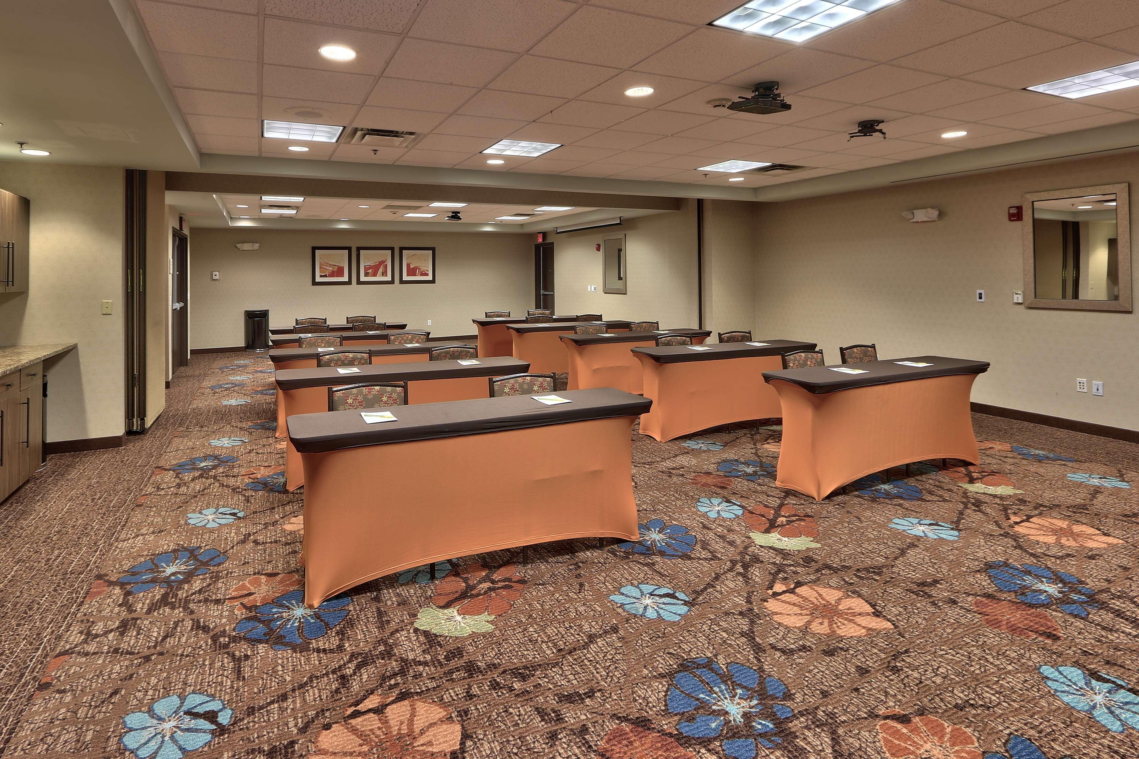 Hilton Garden Inn Albuquerque Airport Bagian luar foto