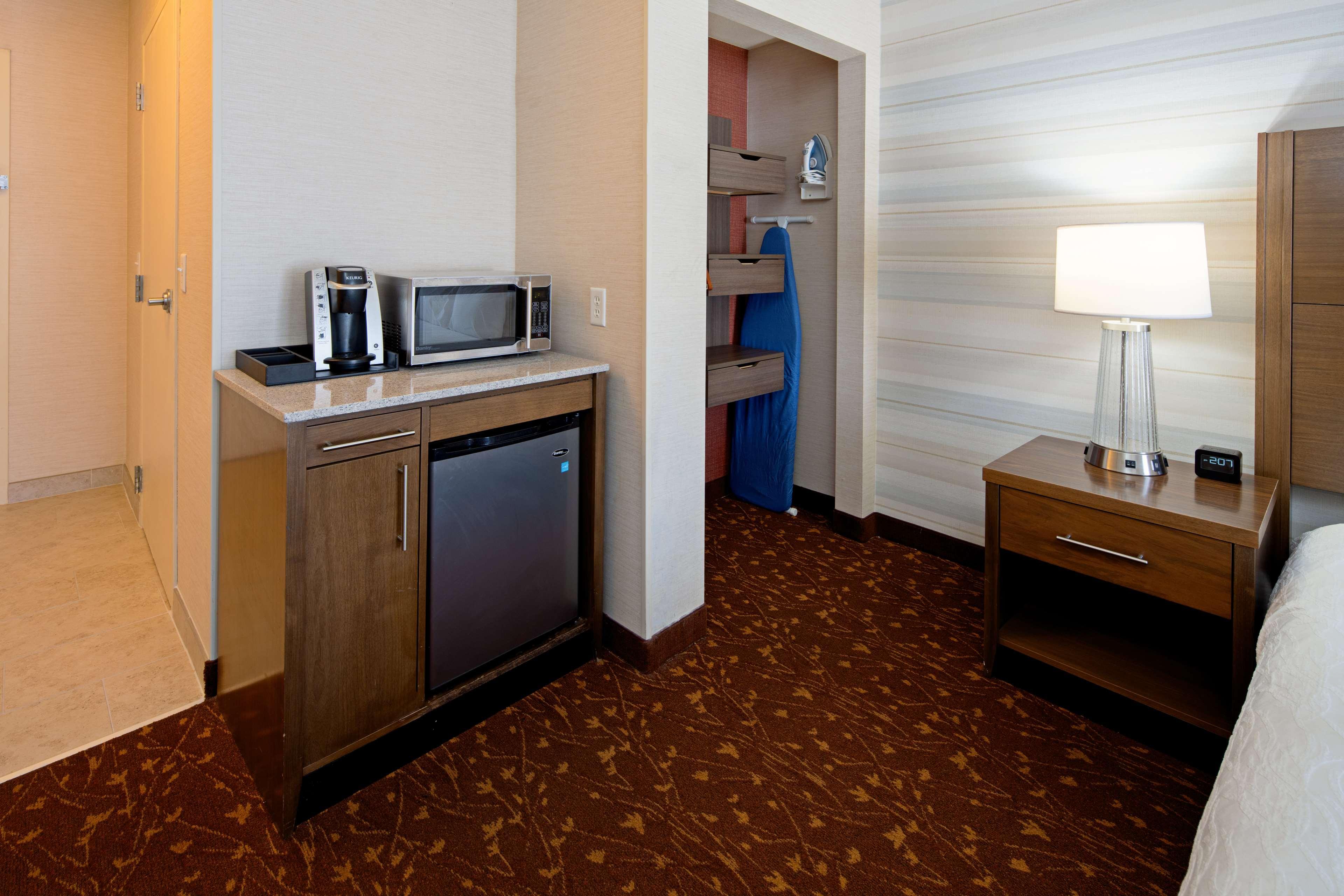 Hilton Garden Inn Albuquerque Airport Bagian luar foto