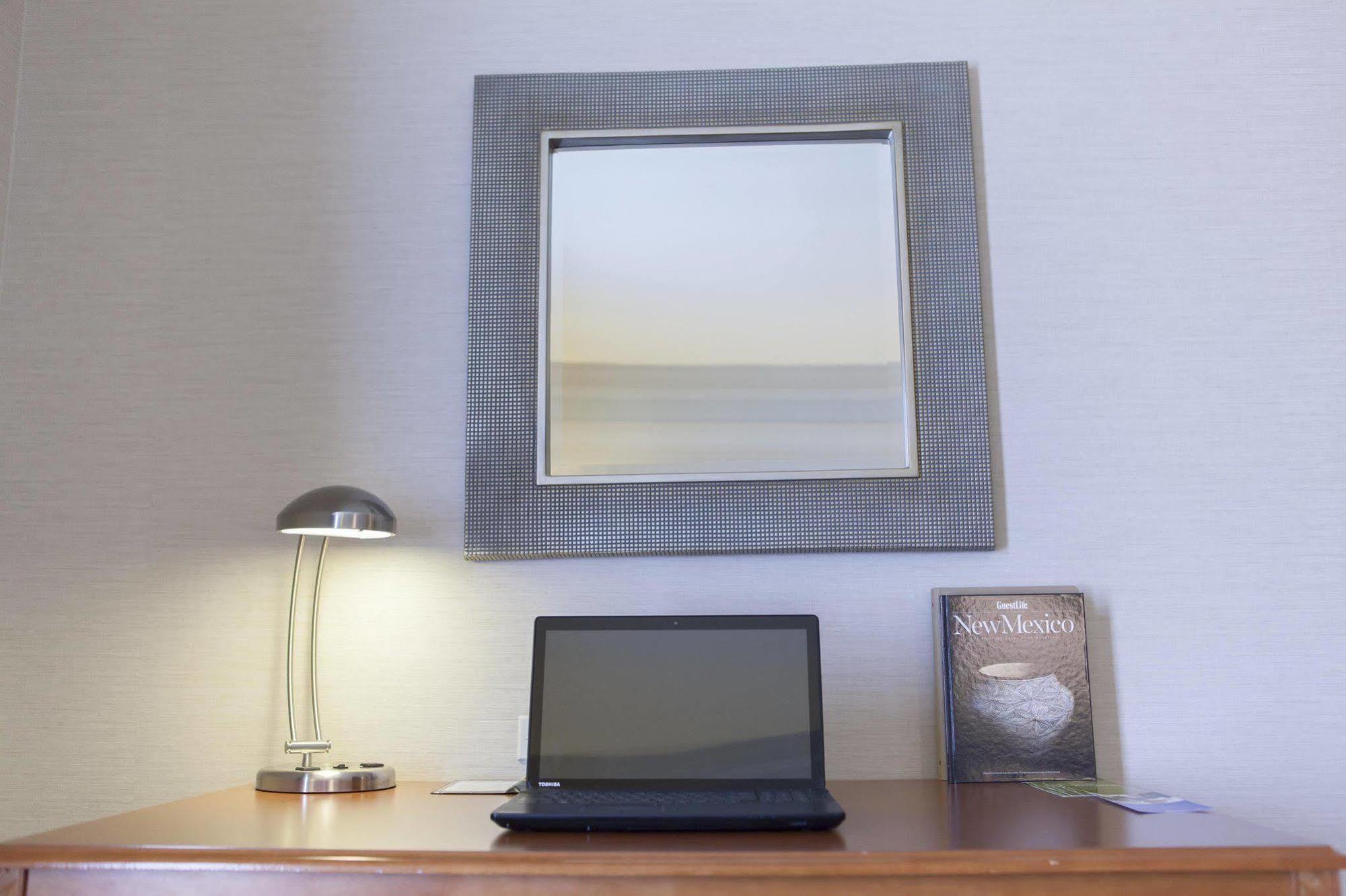 Hilton Garden Inn Albuquerque Airport Bagian luar foto
